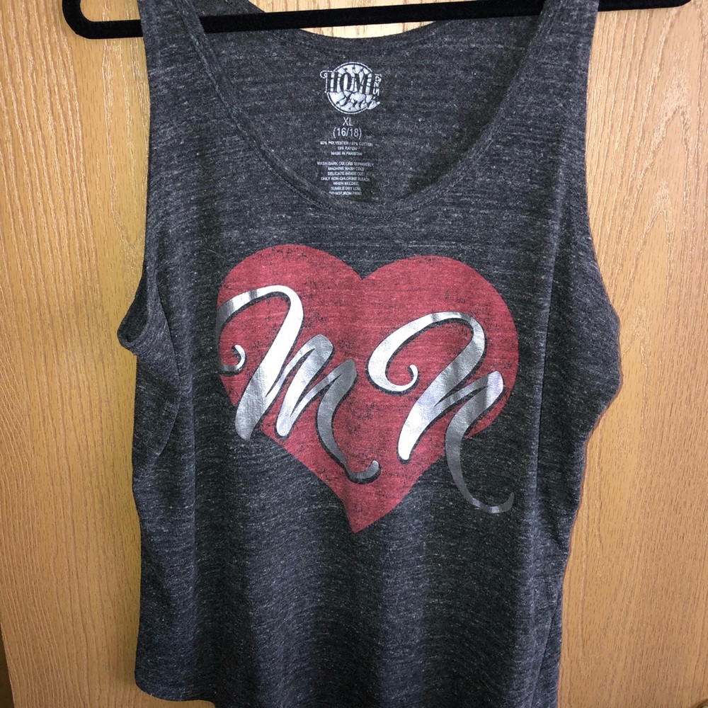 MN tank top size XL